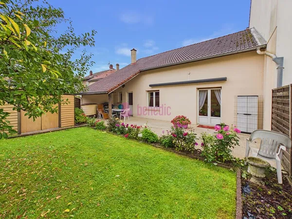 EN EXCLUSIVITÉ, ANTOINE PORTANTE VOUS PRÉSENTE CETTE JOLIE MAISON DE PLAIN-PIED A AUDUN LE TICHE
