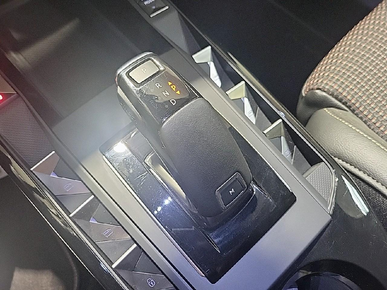 Ds Ds 3 crossback puretech 130 eat8 performance line+ — photo 17