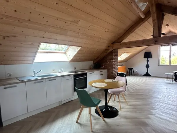 À LOUER - Studio meublé de 40 m² sous combles - Baume-les-Dames