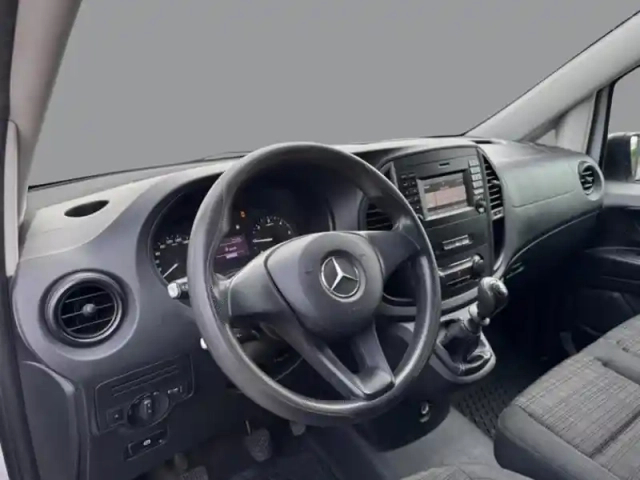 Mercedes Vito 110 cdi fourgon compact — photo 11