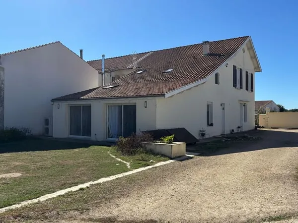 Maison 8 pièces 304 m²