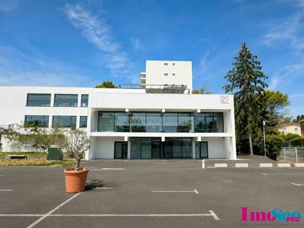 Local commercial 360 m²