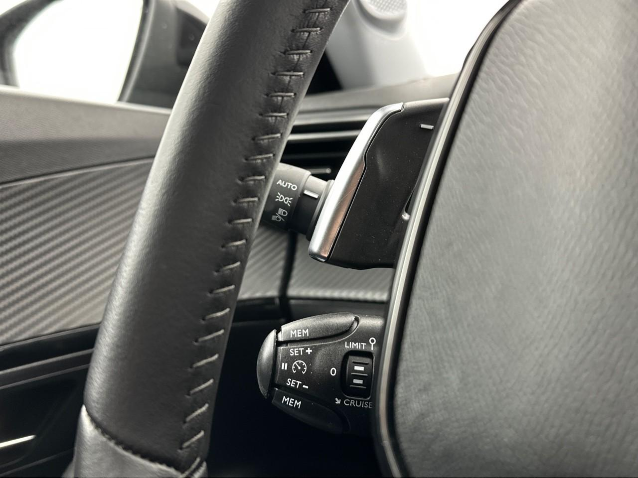 Peugeot 2008 puretech 130 s&s eat8 style — photo 19