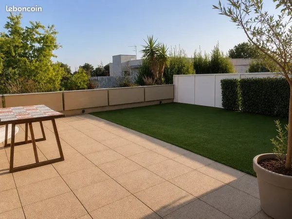 À vendre - Bel appartement T4 traversant de 81 m² avec deux terrasses dans le secteur recherché Bour