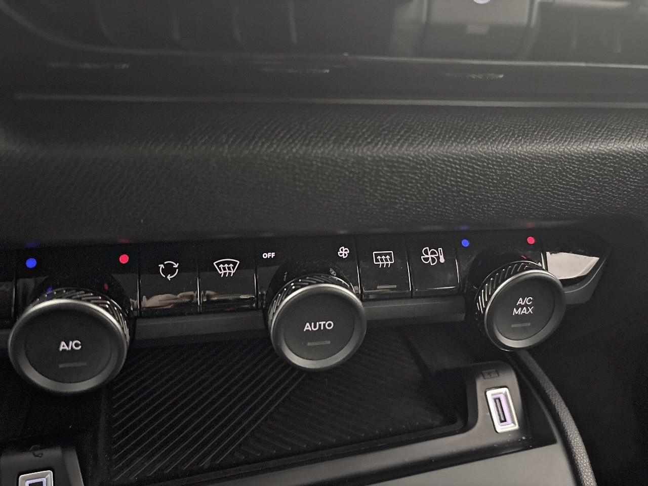 Citroën C4 hybride 136 e-dcs6 plus — photo 32