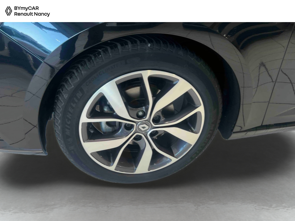 Renault Mégane IV Berline TCe 130 Energy — photo 14