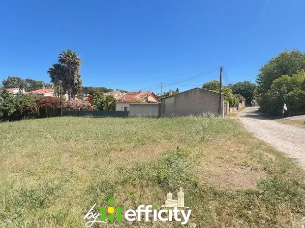 Terrain 600 m²