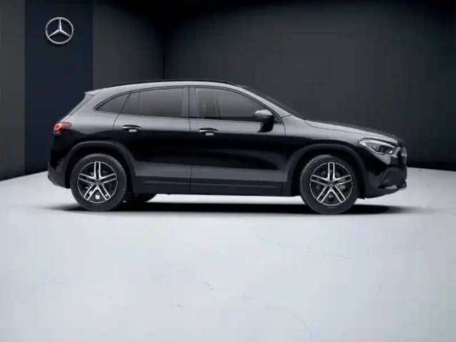 Mercedes Gla 200 d progressive line — photo 17