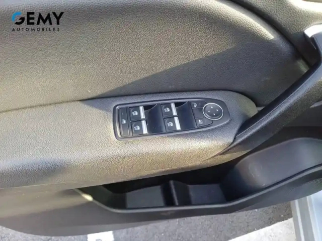 Renault Captur e-tech 145 — photo 30