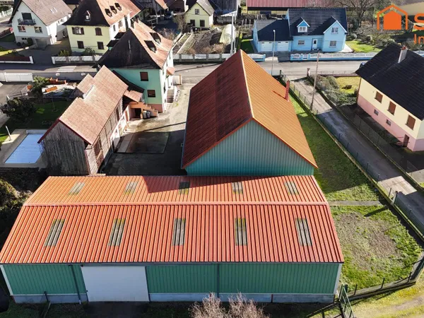 Hangar de stockage de 287m² au sol, le tout sur 8,90 ares !