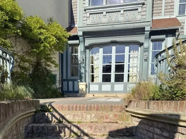 Maison de luxe 8 pièces 214 m²