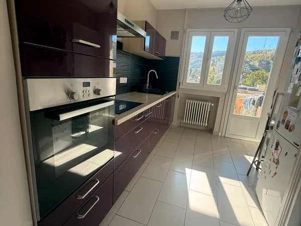 A saisir Appartement T4 rénové de 95 m² avec garage, parking privatif et grande cave - Saint-Étienne