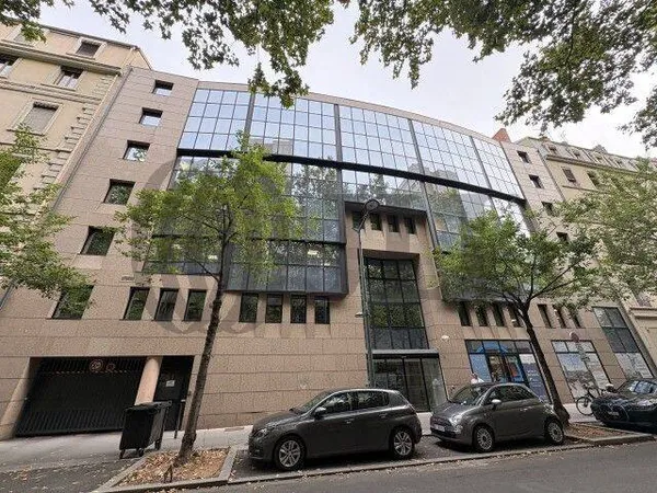 Bureau 1 pièce 547 m²