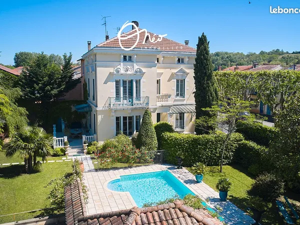 Villa 10 pièces 314 m²