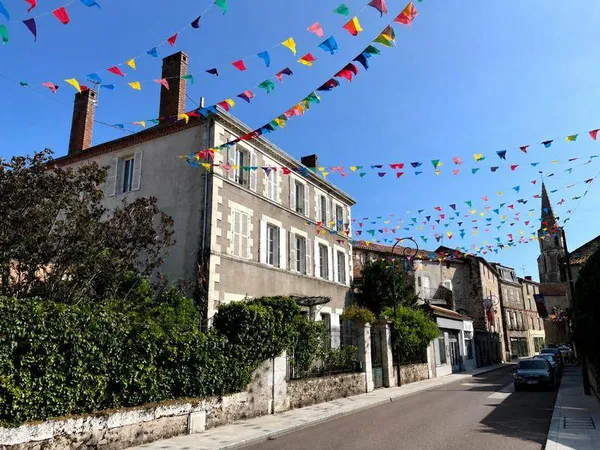 Maison 10 pièces 375 m²