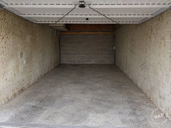 Garage/Parking