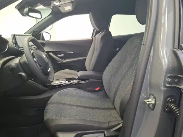 Peugeot 2008 electrique 54 kwh 156 ch — photo 18
