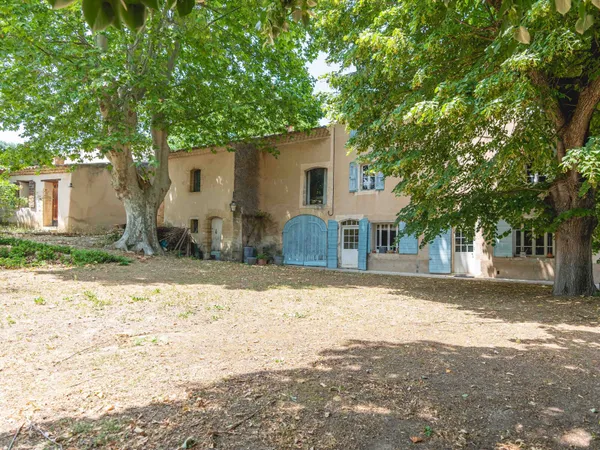 Maison 10 pièces 240 m²