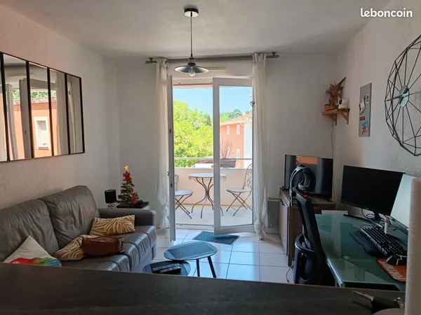 Agréable appartement T2 32m² proche du centre de Billère dans résidence de 2008 sécurisée, calme + p