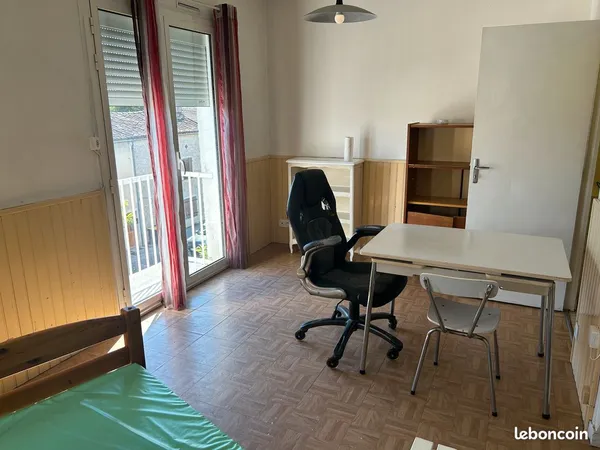 Studio meublé 2e étage Caussade