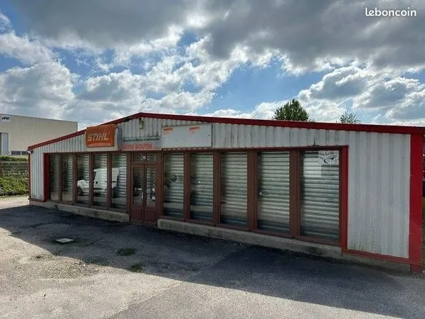 Local commercial 569 m² Londinières