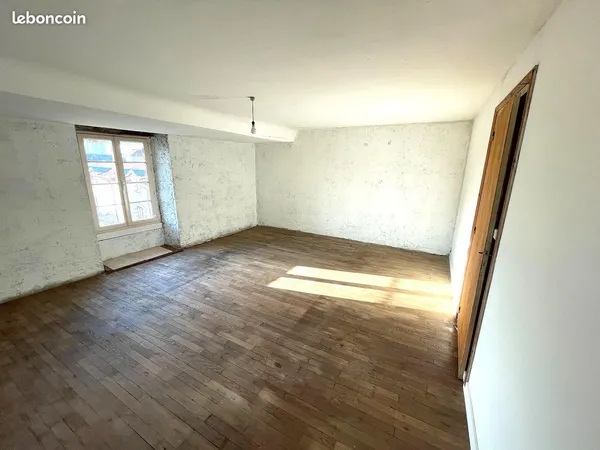 MAISON - PARTHENAY - 9 PIECES - 129m2 Habitable