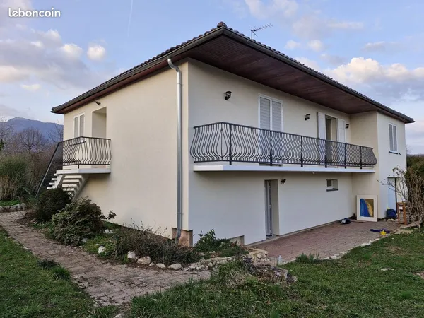 Rare à la vente, Maison individuelle au coeur de CESSY