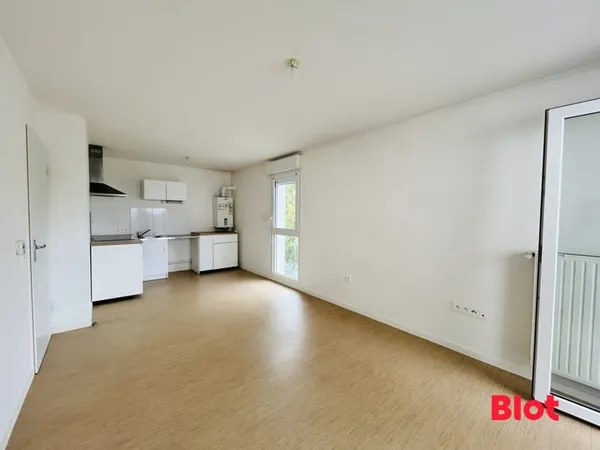 À vendre - T2 lumineux avec balcon, ascenseur et stationnement à Saint-Malo