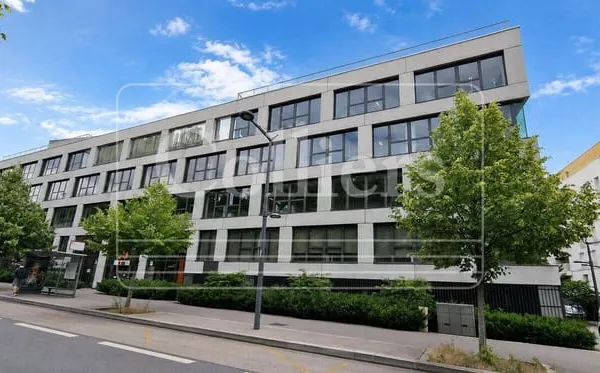 Bureaux 915 m²
