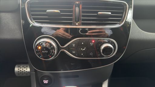 Renault Clio 1.6 Turbo 200 EDC - RS – 2017 – 50653 km – Essence – Boîte Automatique — photo 22