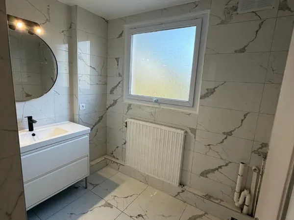 APPARTEMENT 4 pièce(s) 85 m2 + PARKING LIBRE + CAVE