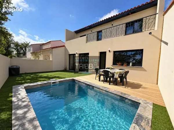 Thuir - villa contemporaine - 121m2 habitables, 4 pieces avec jardin, piscine et garage.