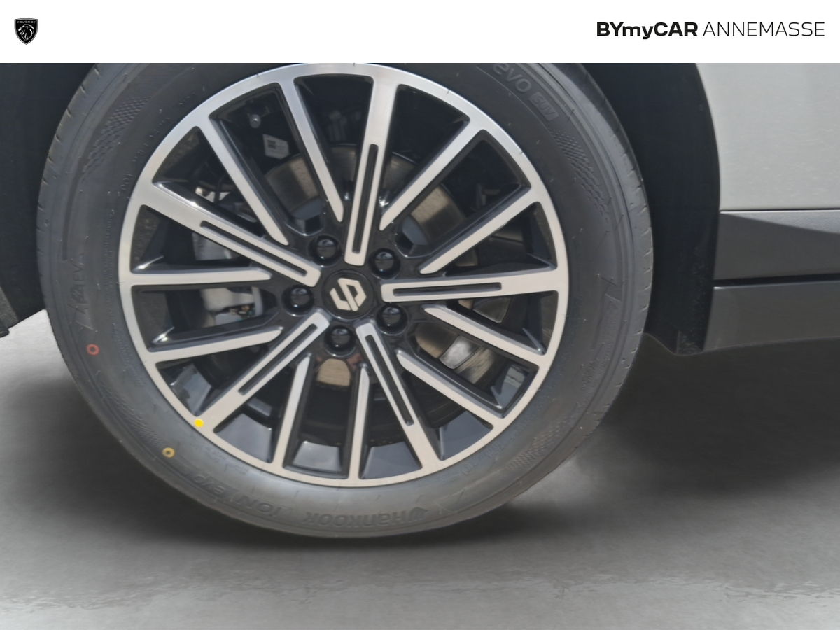 Leapmotor B10 REEV 18.8 kWh - 160 kW — photo 24