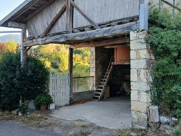 PARTICULIER LOUE GRANGE et EMPLACEMENT PARKING