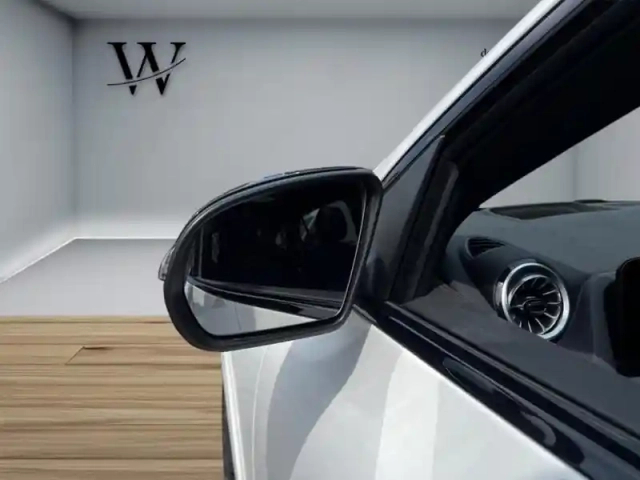 Mercedes Gla 250 e hybrid eq amg line — photo 12
