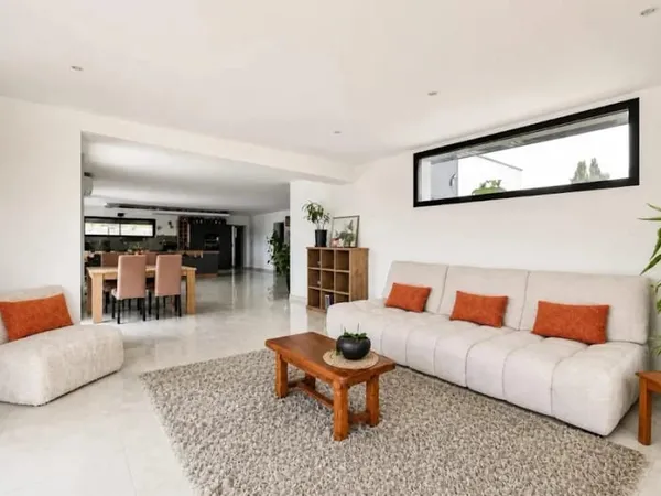 Maison 8 pièces 210 m²