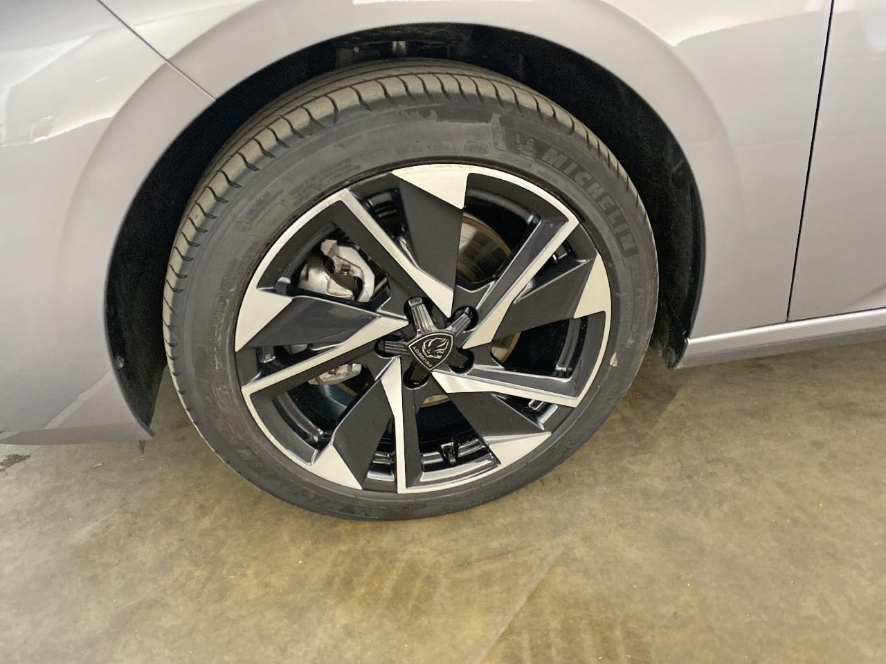 Peugeot 308 sw hybrid 145 e-dcs6 allure — photo 11