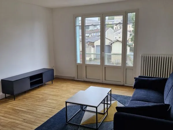 Superbe T4 meublé de 70 m² - Entièrement rénové - Parking - Centre Thiviers