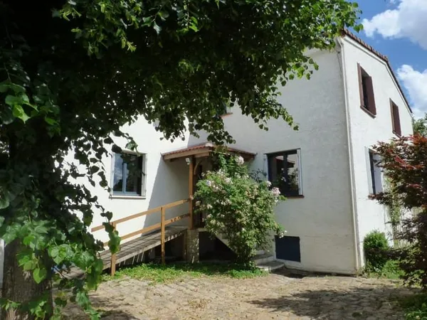 Centre ville, maison ancienne habitable de suite