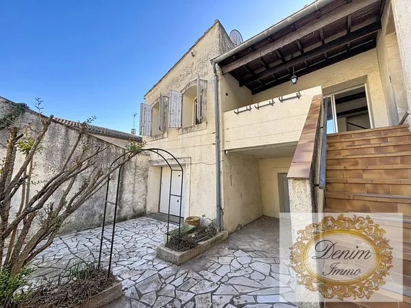 Grande maison de village de 157m2 avec terrasse, cour, et 10