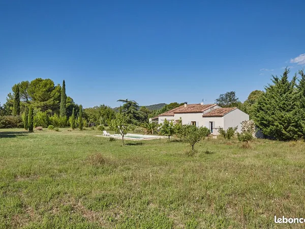 Villa 4 pièces 137 m²