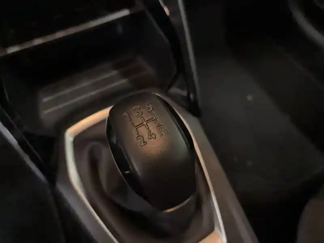 Peugeot 208 puretech 75 s&amp;s bvm5 — photo 49