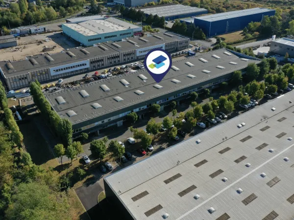Entrepôt 2043 m²