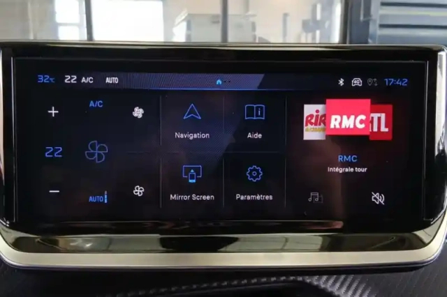 Peugeot 208 hybrid 110 ch e-dcs6 — photo 2