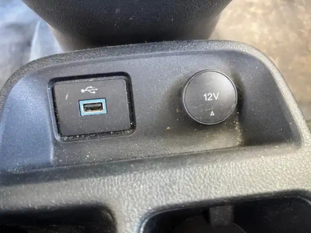 Ford Transit Connect fourgonnette l2 1.0e 100ch e85 trend — photo 22
