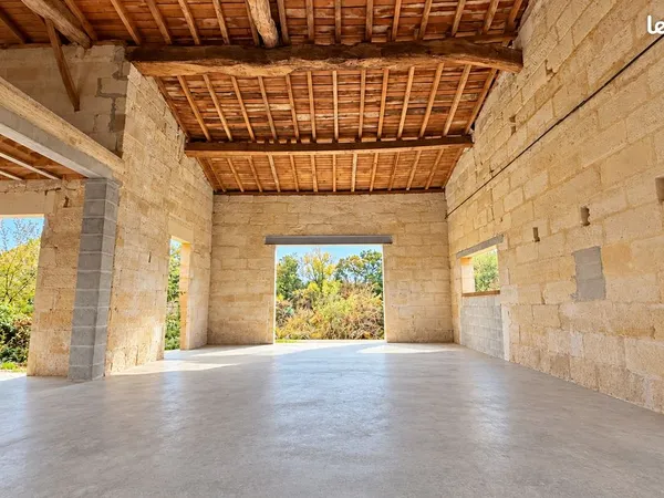 Maison 6 pièces 326 m²