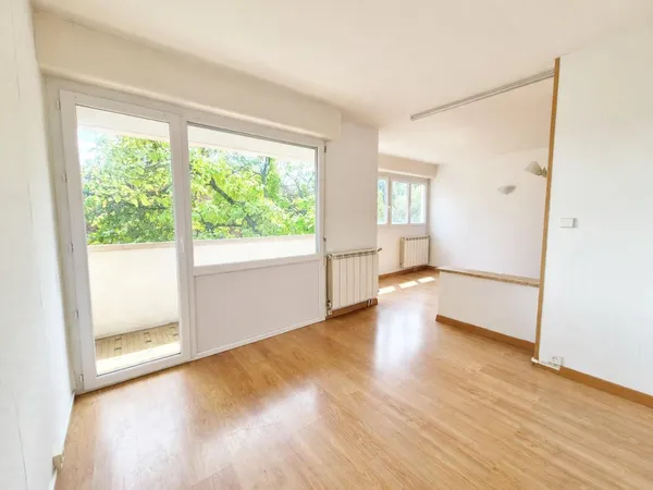 Appartement T3 spacieux et lumineux, deux balcons