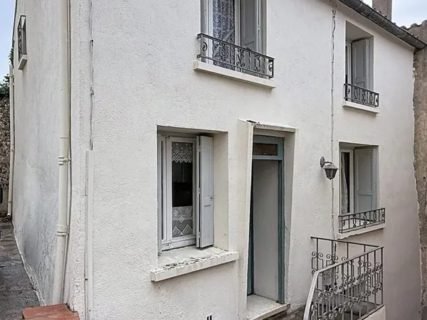 Maison de village avec garage et terrain à CARAMANY