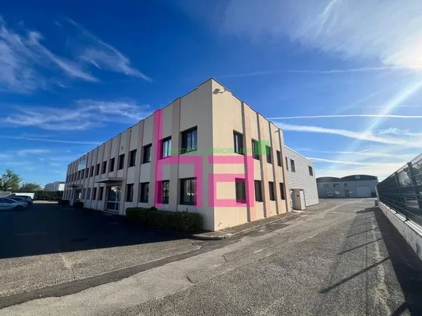 Local d'activité 806 m²