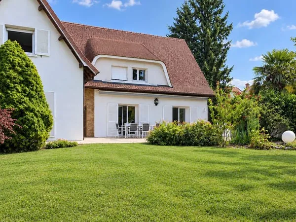Maison 5 pièces 215 m²